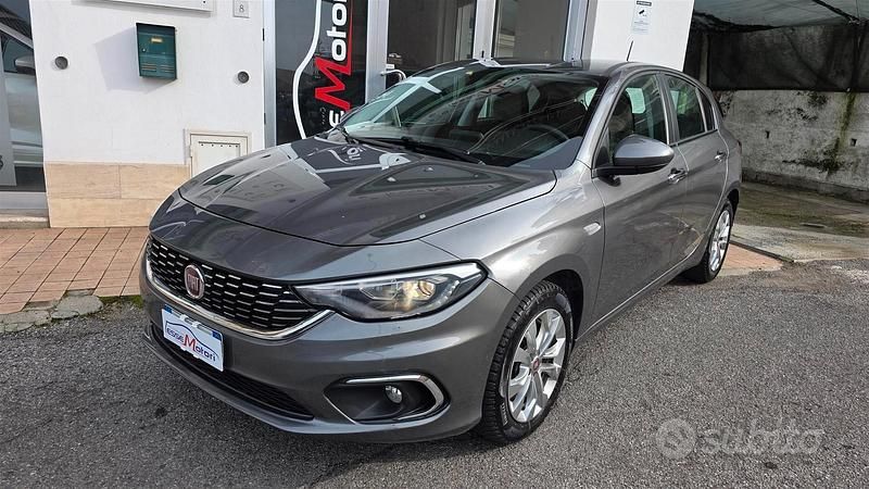 Grigio Usata 2020 Fiat Tipo Lounge Tre volumi | 11.500 € (Buon prezzo) - Immagine 1/4