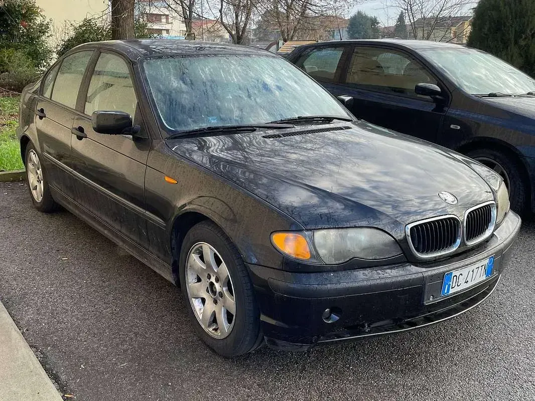Usata BMW 320 Efficient Dynamics 150 CV (110 kW) 2002 Nero Berlina