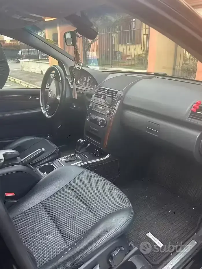 Usata Mercedes 180 116 CV (85 kW) 2010 Nero Berlina