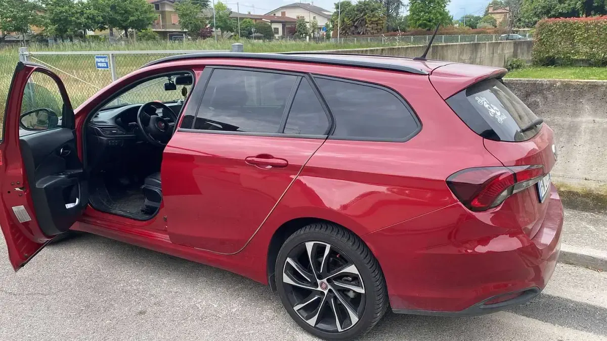 Usata Fiat Tipo S 120 CV (88 kW) 2017 Rosso Station wagon