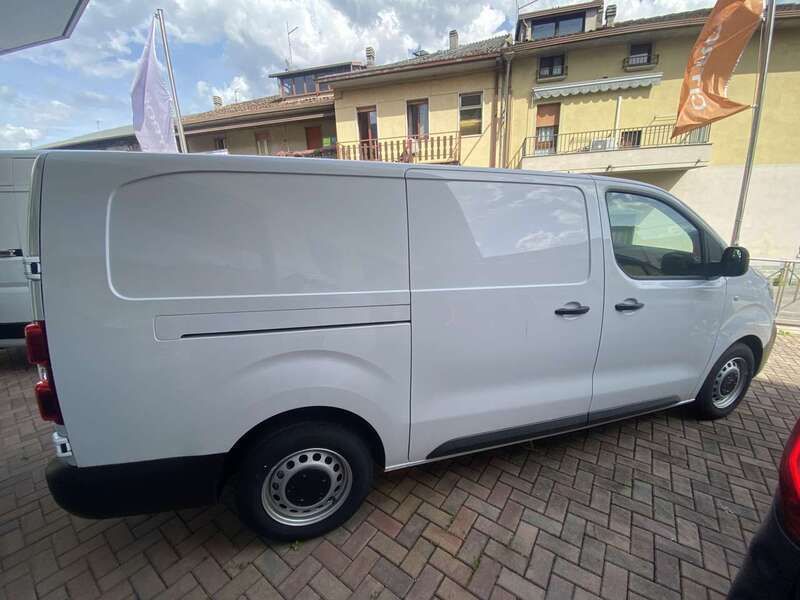 Usata Citroën Jumpy 140 CV (102 kW) 2023 Bianco Monovolume