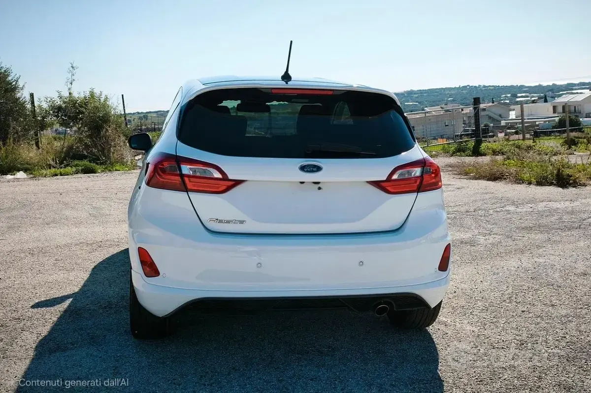 Usata Ford Fiesta ST-Line 85 CV (62 kW) 2017 Bianco Utilitaria