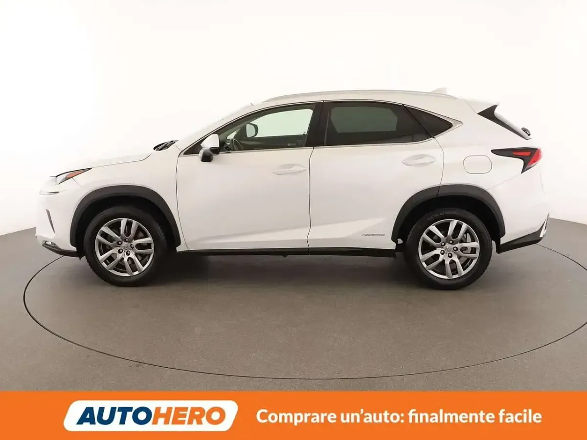 Usata Lexus NX300h Executive Line 155 CV (114 kW) 2017 Bianco SUV
