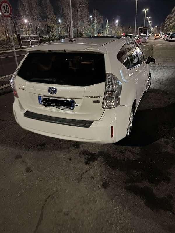 Usata Toyota Prius+ Lounge 99 CV (72 kW) 2012 Monovolume