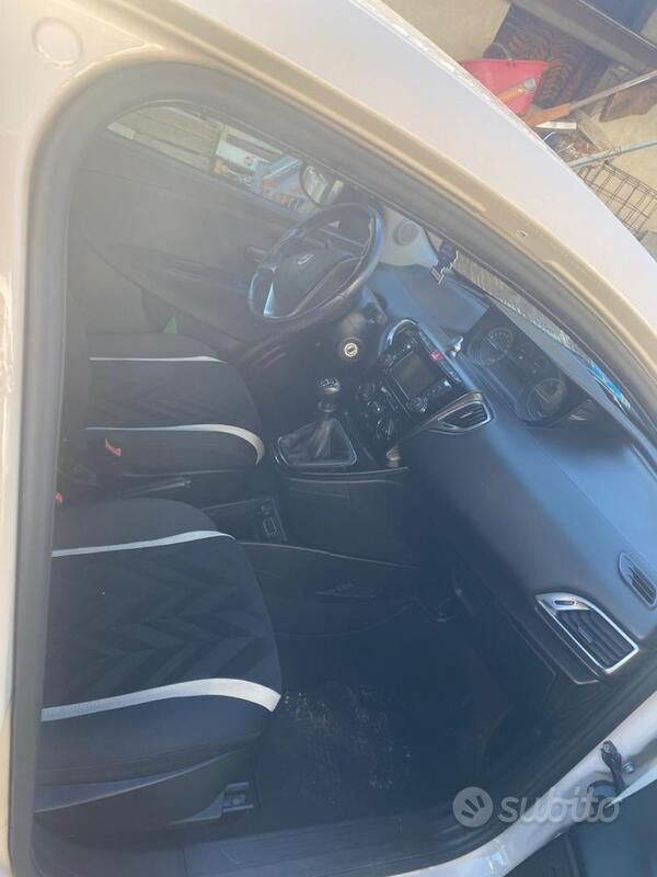 Bianco Usata 2017 Lancia Ypsilon Due volumi | 8500 € - Immagine 1/3