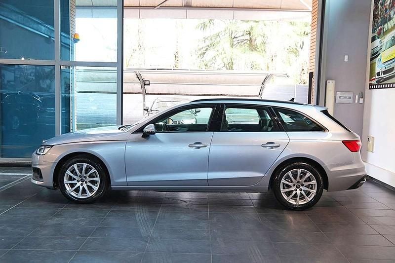 Usata Audi A4 Business 163 CV (119 kW) 2024 Argento Station wagon