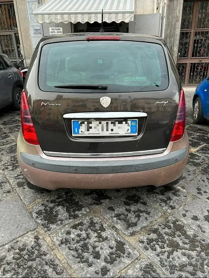 Usata Lancia Musa 101 CV (74 kW) 2006 Marrone Monovolume