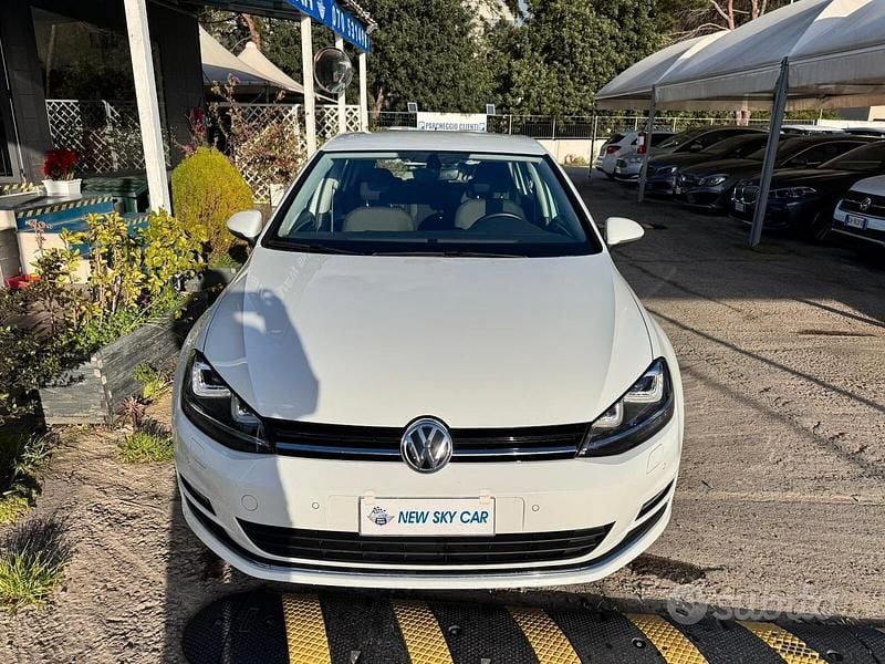 Usata VW Golf VII Highline 110 CV (80 kW) 2017 Bianco Berlina