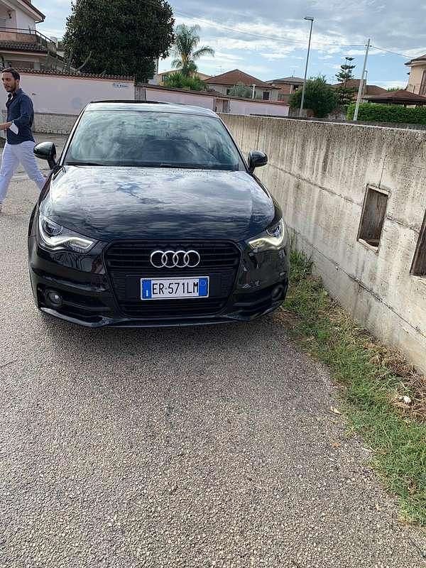 Usata 2013 Audi A1 Sportback Attraction Utilitaria | 9500 € (Buon prezzo) - Immagine 1/4