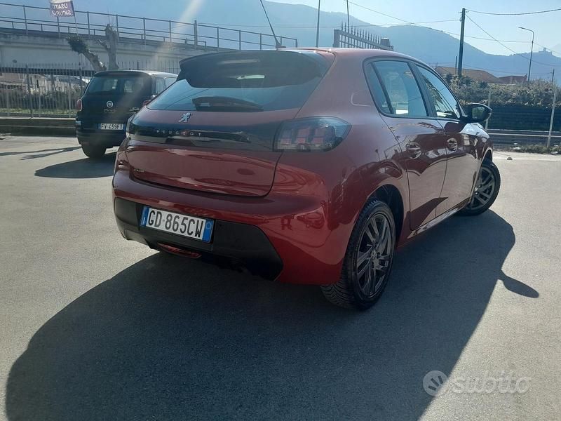 Usata Peugeot 208 74 CV (54 kW) 2021 Rosso Utilitaria