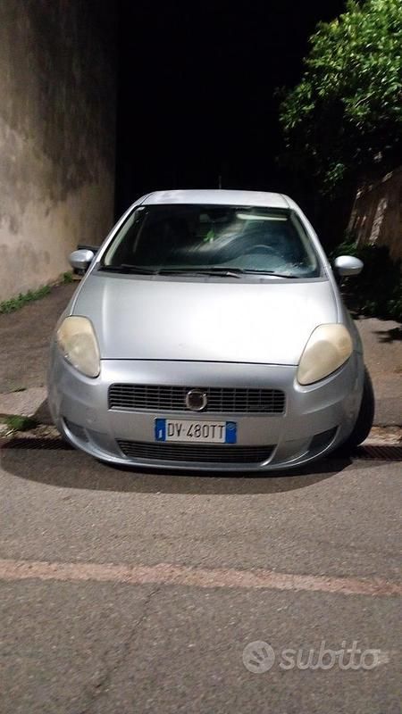 Blu Usata 2009 Fiat Grande Punto Due volumi | 3000 € (Ottimo prezzo) - Immagine 1/4