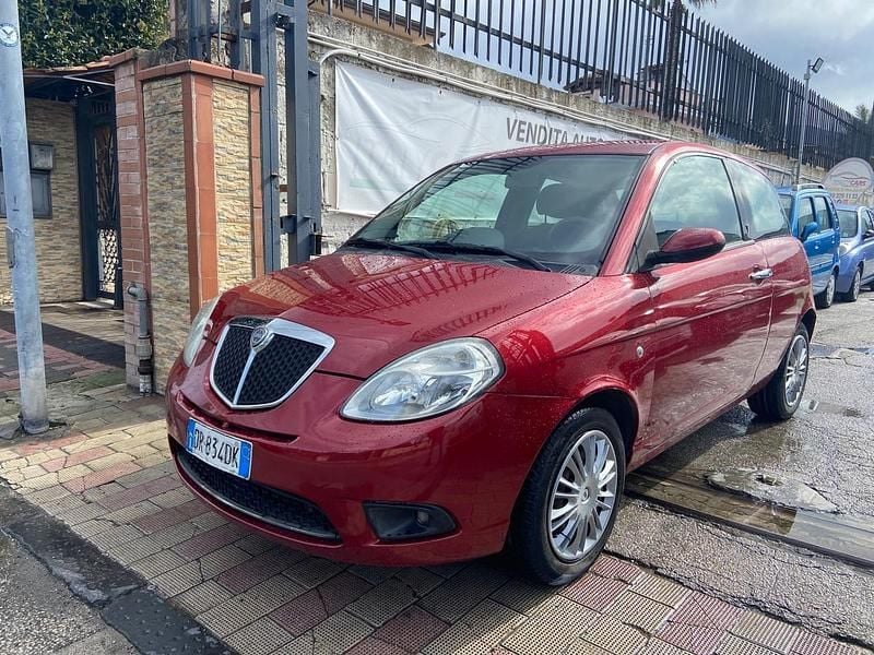Usata Lancia Ypsilon 75 CV (55 kW) 2008 Rosso Utilitaria