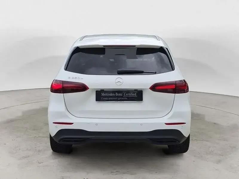 Usata Mercedes B250e Advanced 218 CV (160 kW) 2025 Bianco Monovolume