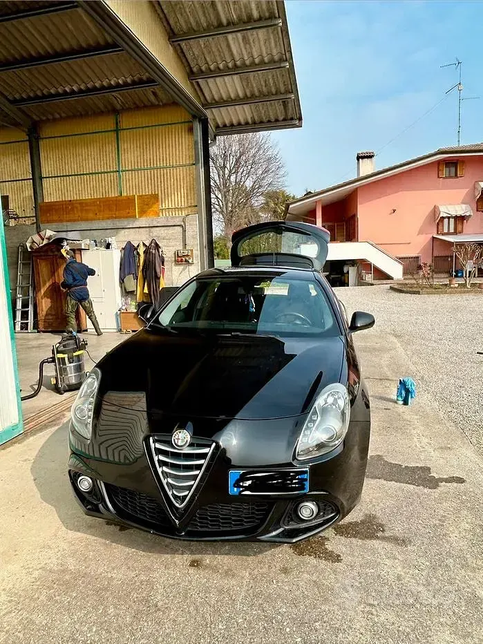 Usata Alfa Romeo Giulietta 150 CV (110 kW) 2013 Nero Utilitaria