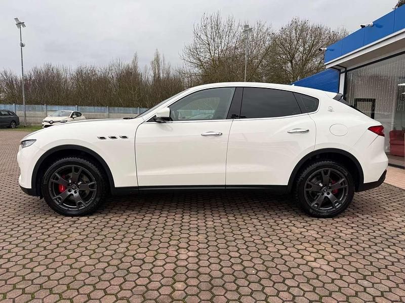 Usata Maserati Levante GranLusso 350 CV (257 kW) 2021 Bianco SUV