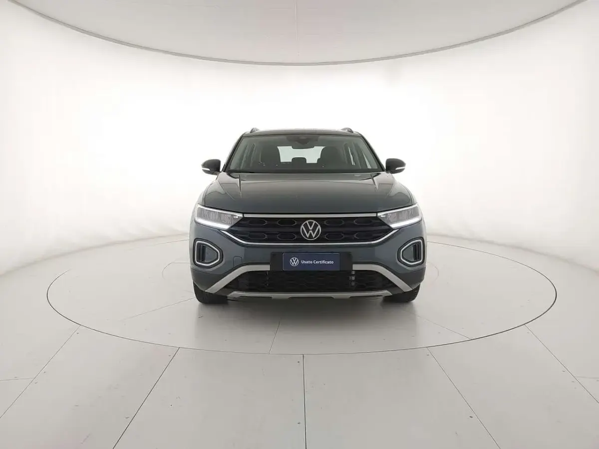 Usata VW T-Roc Life 150 CV (110 kW) 2025 Petroleum blue metallizzato ne SUV