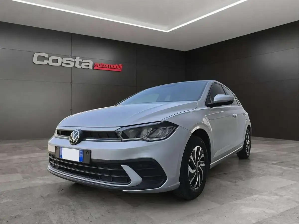 Usata VW Polo Life 95 CV (69 kW) 2023 Argento Utilitaria