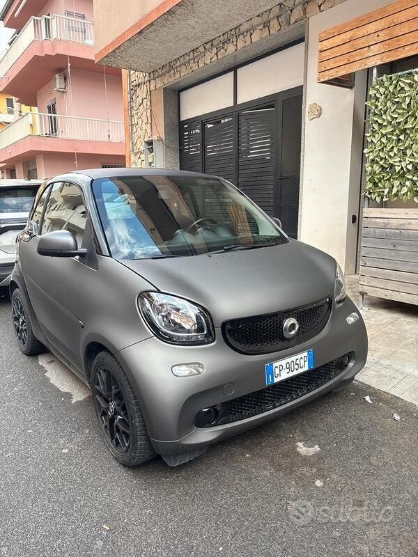 Usata 2015 Smart ForTwo Coupé Utilitaria | 13.500 € - Immagine 1/4