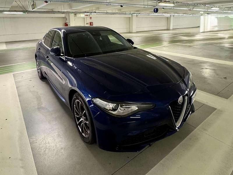Usata Alfa Romeo Giulia Business 160 CV (117 kW) 2019 Blu/azzurro Berlina