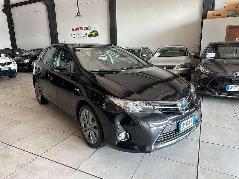 Usata Toyota Auris Hybrid Lounge 99 CV (72 kW) 2013 Nero Berlina