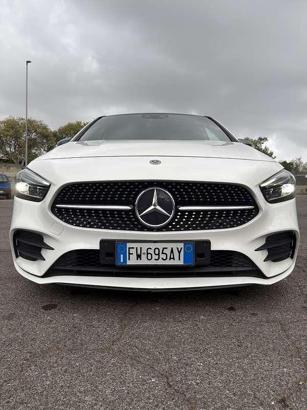 Usata 2019 Mercedes B200 Premium Monovolume | 26.000 € (Molto cara) - Immagine 1/4