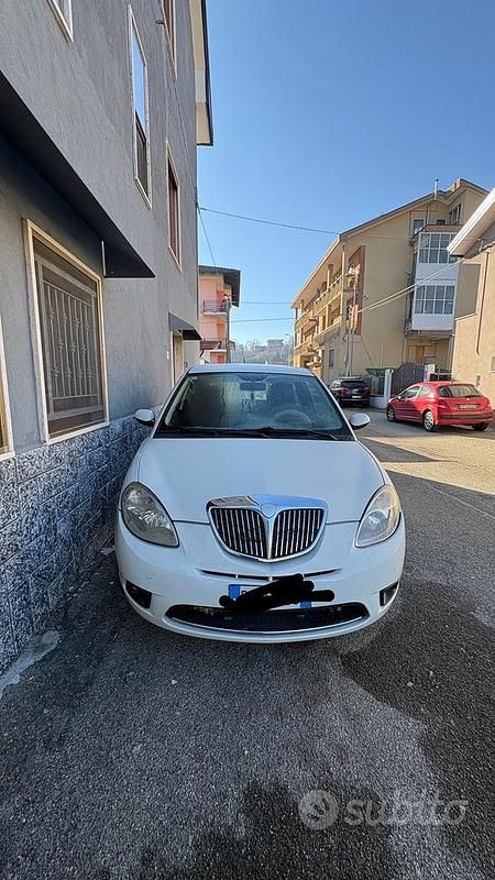 Bianco Usata 2008 Lancia Ypsilon Due volumi | 3000 € - Immagine 1/4