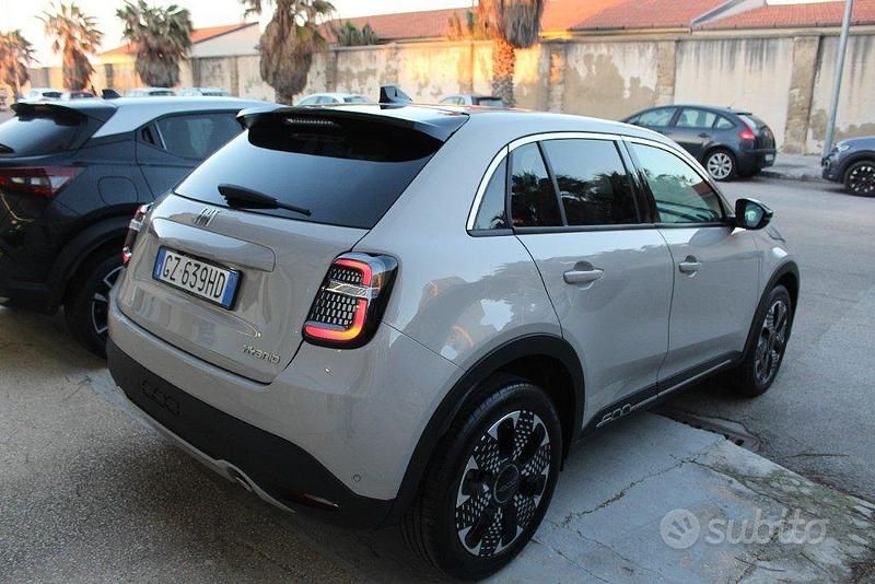 Usata Fiat 600 La Prima 110 CV (80 kW) 2025 Beige SUV