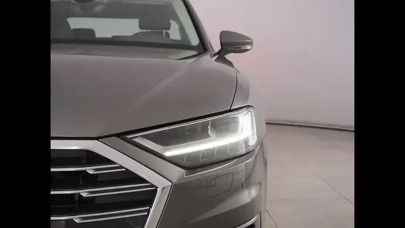 Usata Audi A8 Comfort 286 CV (210 kW) 2019 Grigio Berlina