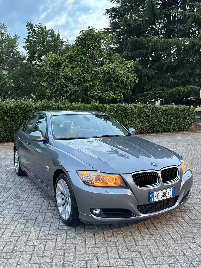 Usata BMW 320 177 CV (130 kW) 2010 Grigio Berlina