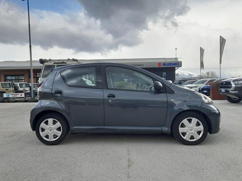 Usata Toyota Aygo Connect Style 68 CV (50 kW) 2012 Grigio Utilitaria