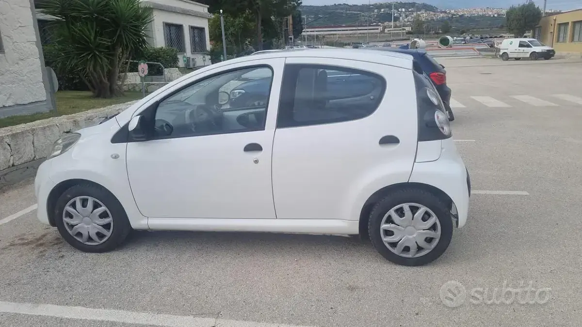 Usata Citroën C1 68 CV (50 kW) 2010 Bianco Utilitaria
