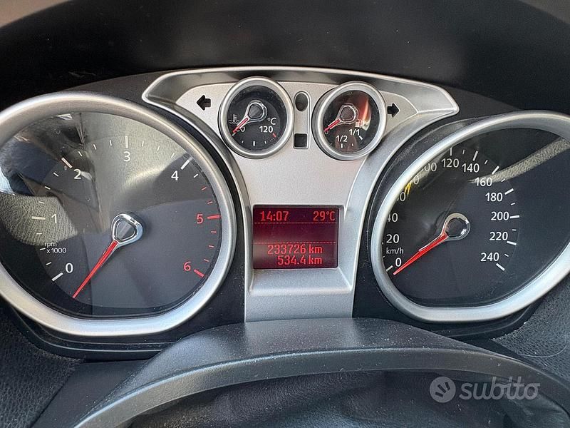 Blu Usata 2008 Ford C-MAX Monovolume | 2800 € (Buon prezzo) - Immagine 1/4