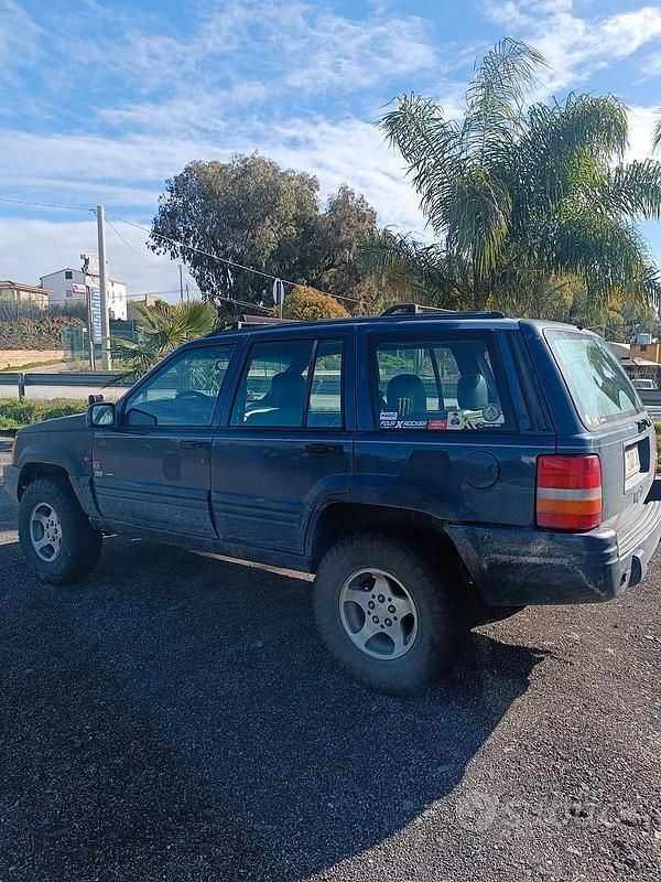 Usata Jeep Cherokee 116 CV (85 kW) 1997 Blu SUV