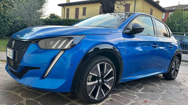 Blu/azzurro Usata 2020 Peugeot 208 GT-line Due volumi | 13.900 € (Buon prezzo) - Immagine 1/4