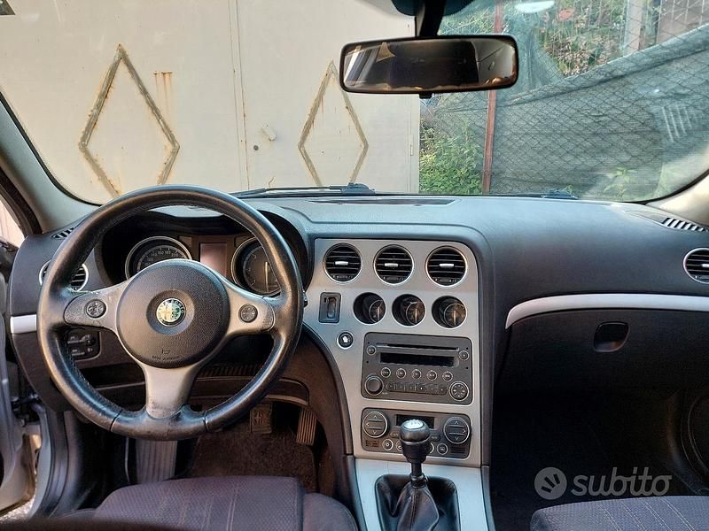 Usata Alfa Romeo 159 Distinctive 120 CV (88 kW) 2007 Grigio Berlina