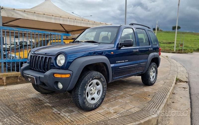 Usata Jeep Cherokee Sport 142 CV (104 kW) 2002 Blu SUV