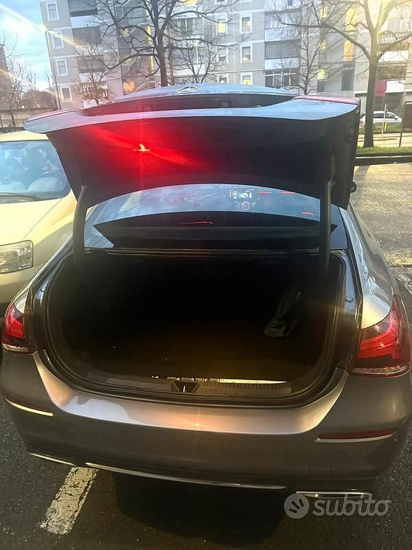 Usata Mercedes A180 116 CV (85 kW) 2020 Grigio Berlina