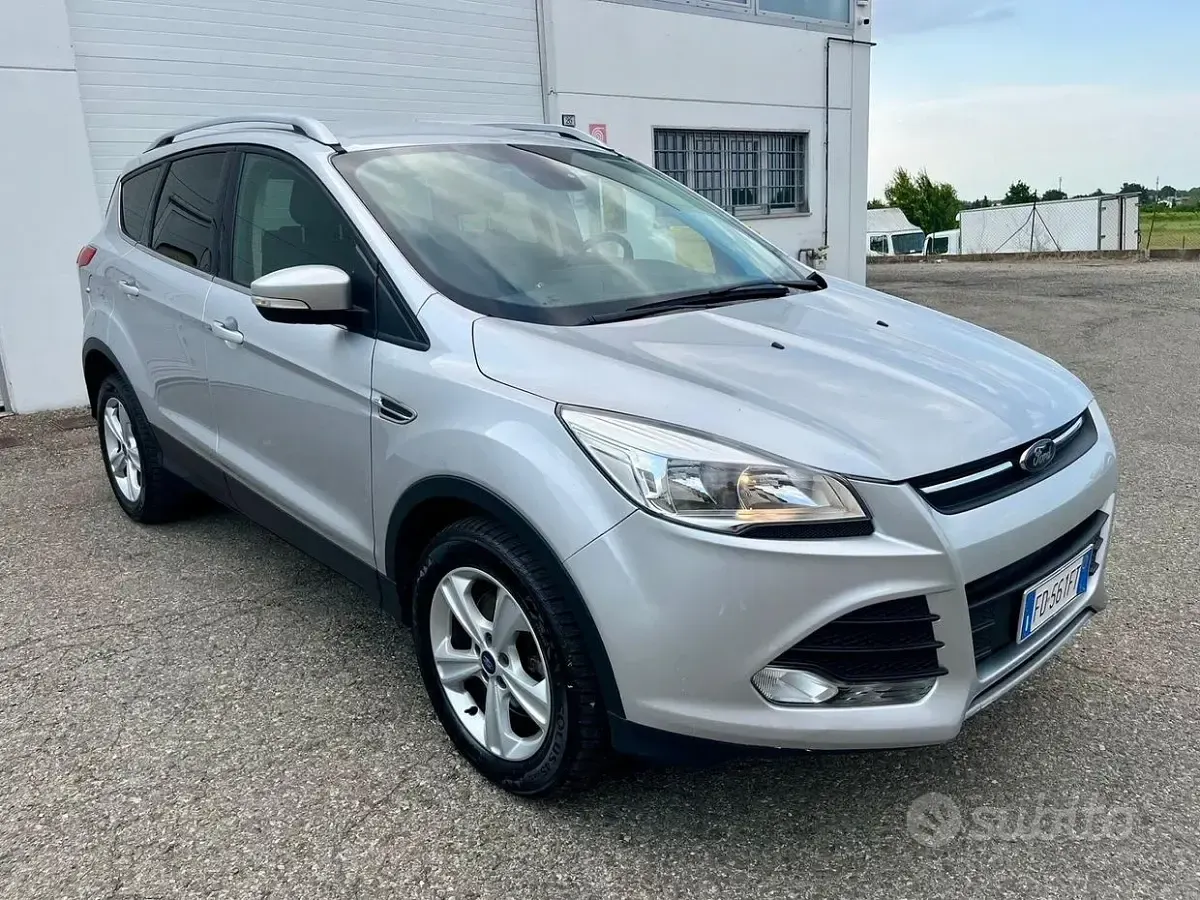 Usata Ford Kuga 120 CV (88 kW) 2016 Grigio SUV