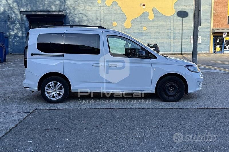 Usata VW Caddy Life 122 CV (89 kW) 2022 Bianco Monovolume