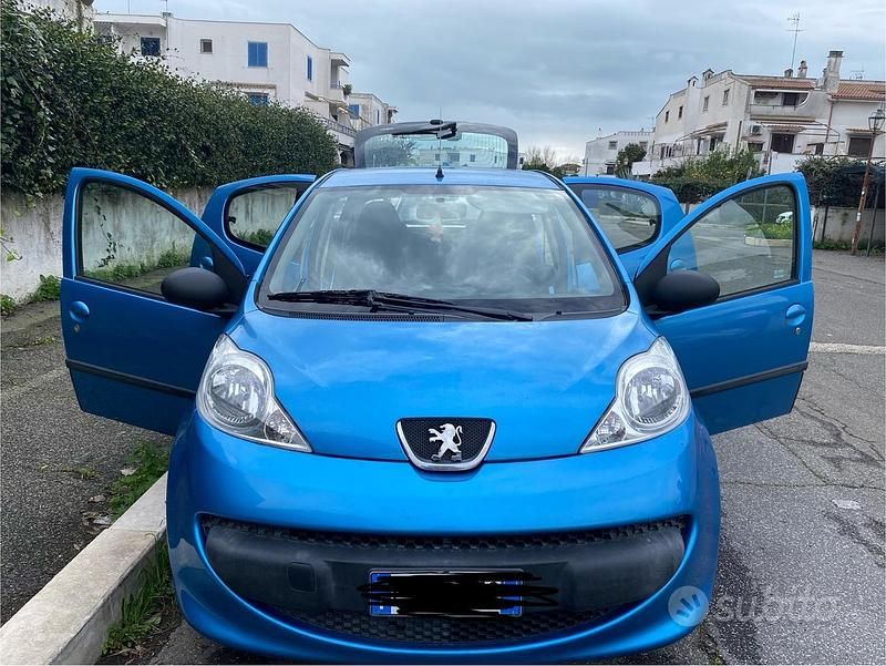 Usata Peugeot 107 68 CV (50 kW) 2006 Blu Utilitaria