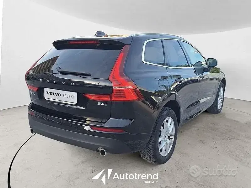 Usata Volvo XC60 Momentum 197 CV (144 kW) 2021 Nero SUV