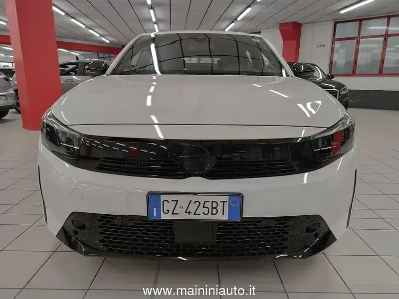 Usata Opel Corsa 101 CV (74 kW) 2025 Bianco Utilitaria