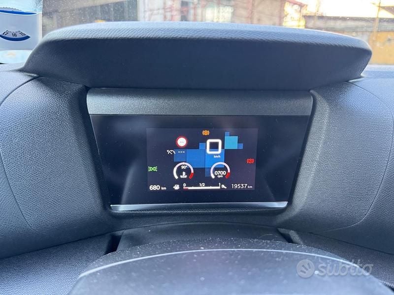 Usata Citroën C4 PureTech 100 CV (73 kW) 2024 Grigio Berlina