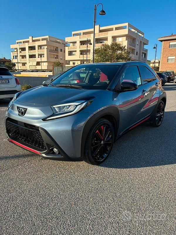 Usata Toyota Aygo X 72 CV (52 kW) 2023 Grigio SUV