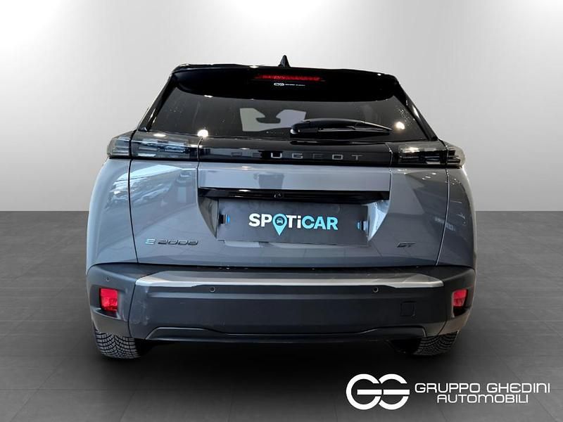Usata Peugeot e-2008 GT 61 kW (84 CV) 2023 Grigio selenium SUV
