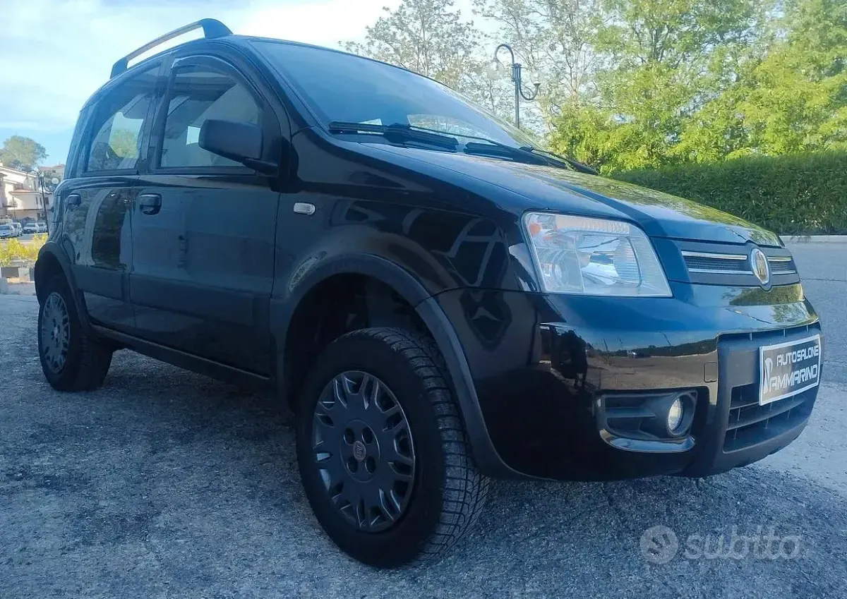 Usata Fiat Panda 4x4 Climbing 69 CV (50 kW) 2007 Nero Utilitaria