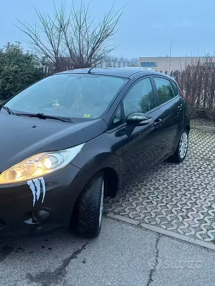 Usata Ford Fiesta 97 CV (71 kW) 2009 Nero Berlina
