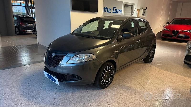 Usata Lancia Ypsilon S 69 CV (50 kW) 2015 Grigio Utilitaria