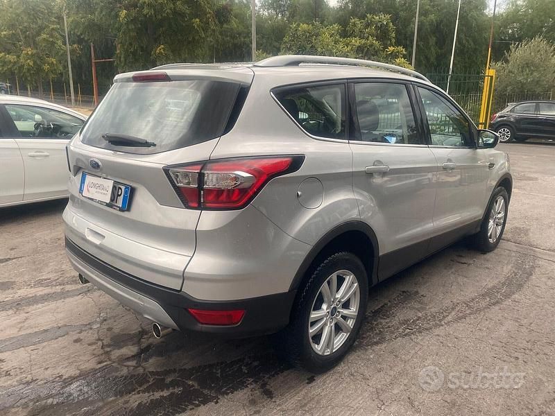Usata Ford Kuga Titanium 150 CV (110 kW) 2018 Grigio SUV