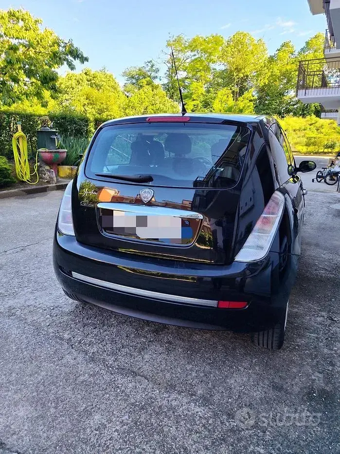 Usata Lancia Ypsilon 80 CV (58 kW) 2008 Nero Utilitaria